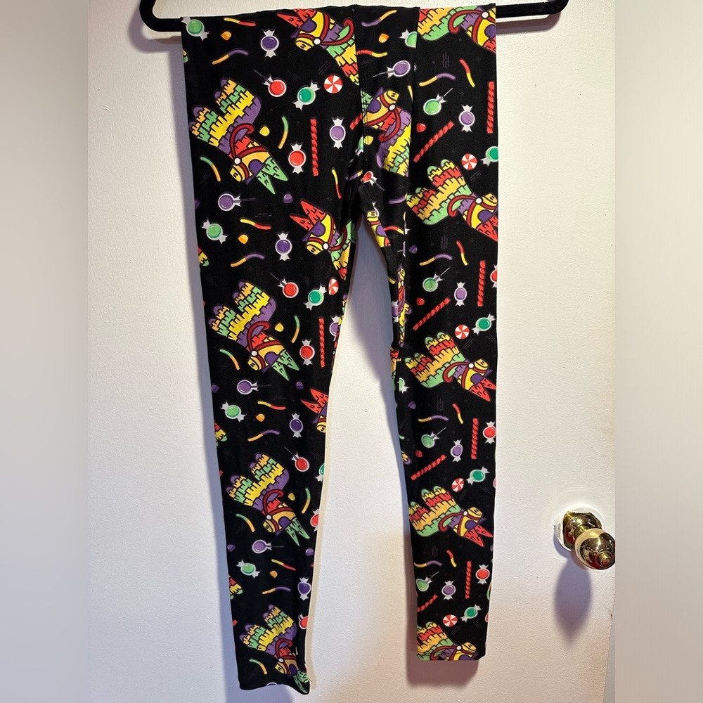 Lularoe leggings w/pinata print